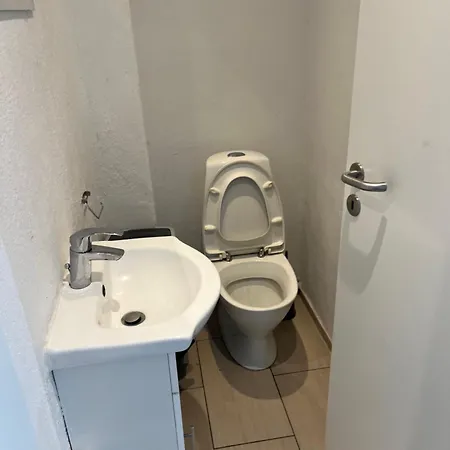 Mini 12- Meget Taet Pa Lego House Og Centrum * Billund